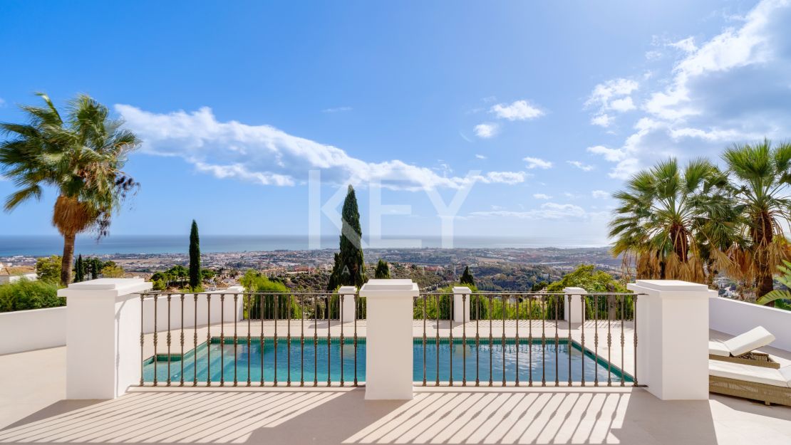 Эксклюзивная вилла с потрясающими панорамными видами в Эль-Мадроньяль, Бенахавис