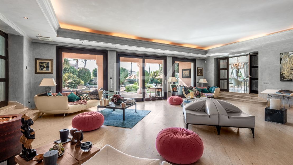 Exceptional Villa: luxury, space, and comfort near Puerto Banús in Paraiso Barronal, Estepona