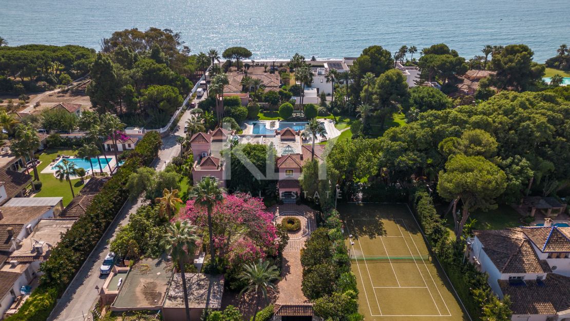 Exceptional Villa: luxury, space, and comfort near Puerto Banús in Paraiso Barronal, Estepona