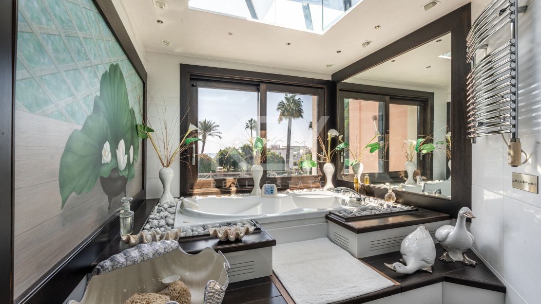Exceptional Villa: luxury, space, and comfort near Puerto Banús in Paraiso Barronal, Estepona