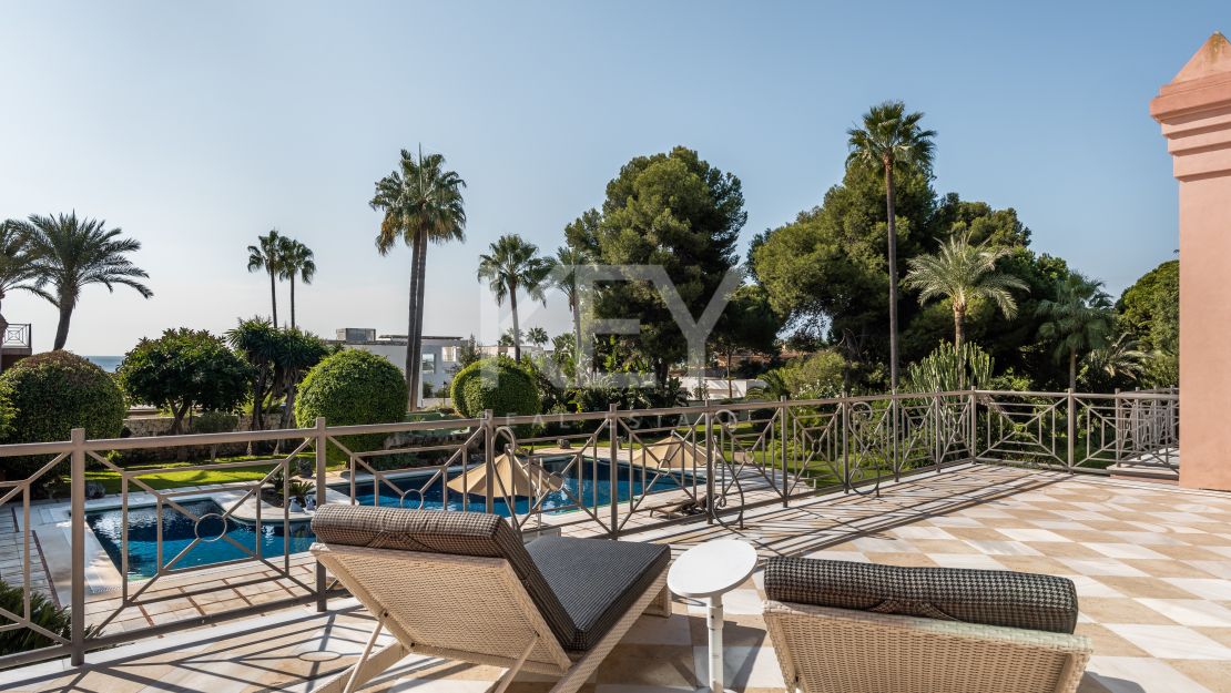 Exceptional Villa: luxury, space, and comfort near Puerto Banús in Paraiso Barronal, Estepona