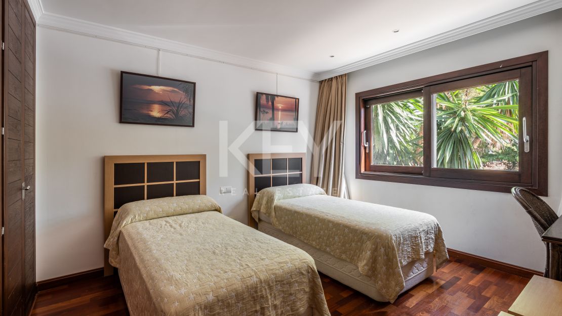 Exceptional Villa: luxury, space, and comfort near Puerto Banús in Paraiso Barronal, Estepona