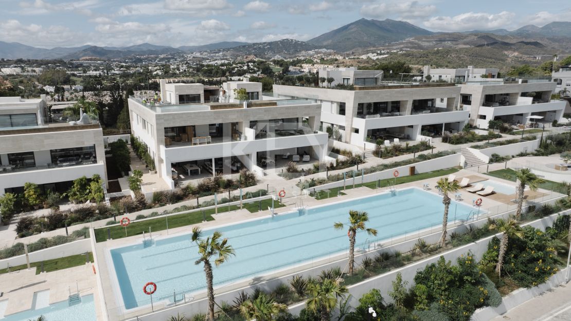 Dúplex moderno en Epik Marbella: ubicación privilegiada y cambio excepcional, Milla de Oro de Marbella