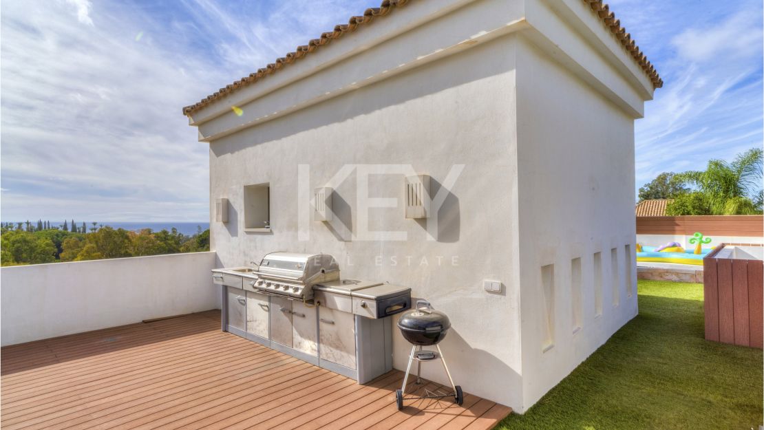 Великолепная вилла с видом на море в Ломас де Магна Марбелья