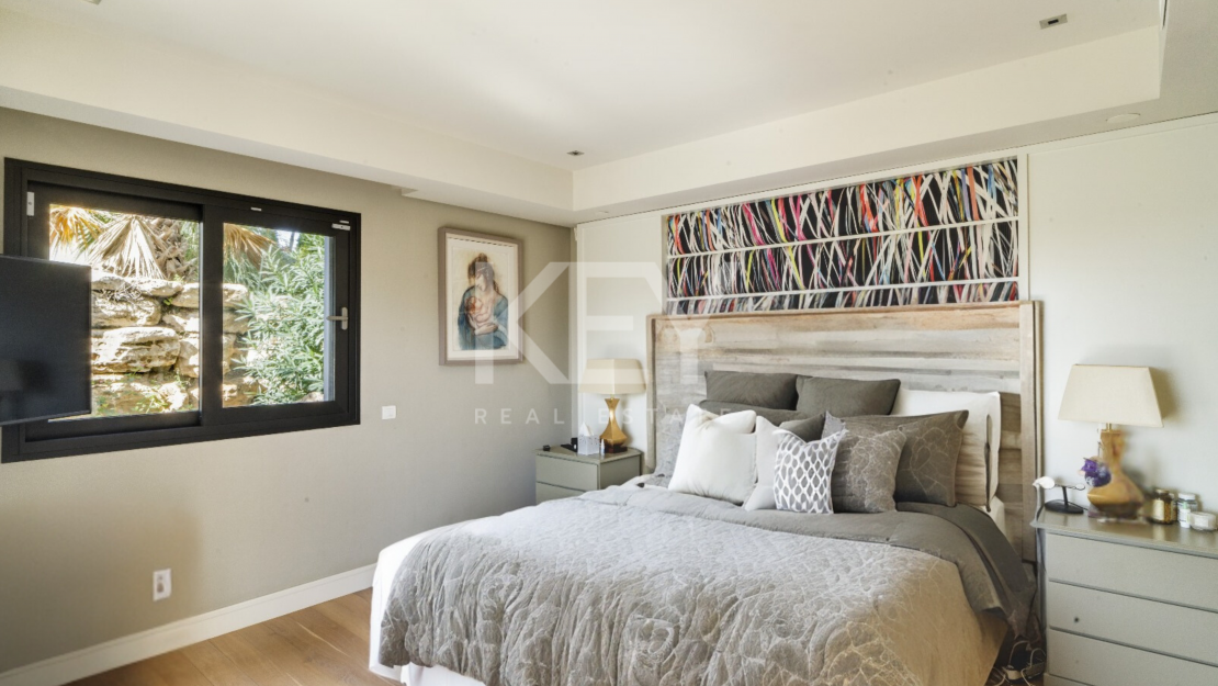 Великолепная вилла с видом на море в Ломас де Магна Марбелья