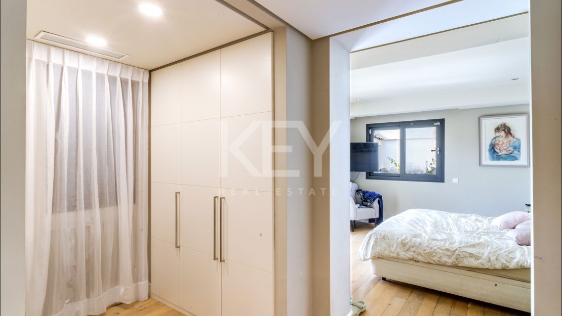 Великолепная вилла с видом на море в Ломас де Магна Марбелья