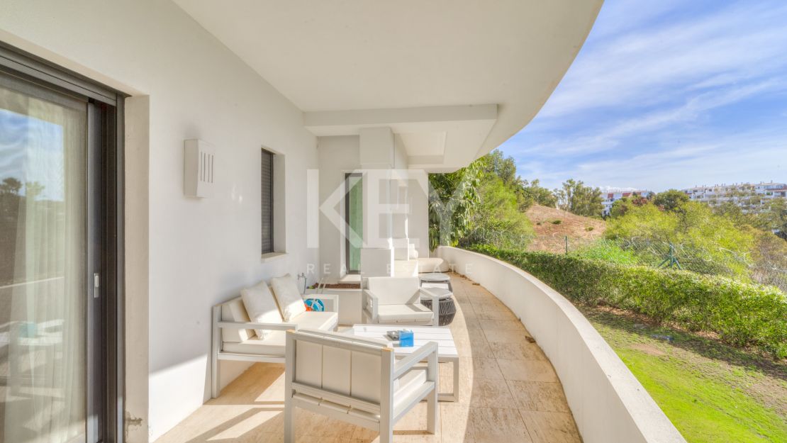 Великолепная вилла с видом на море в Ломас де Магна Марбелья