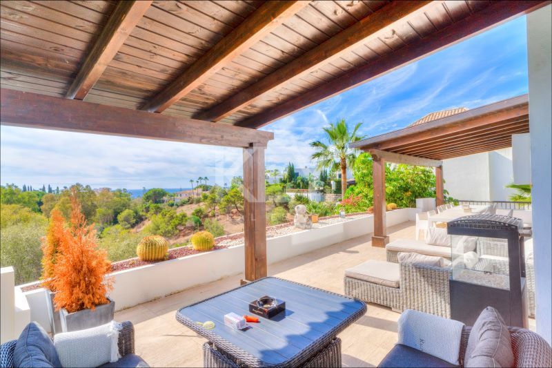 Великолепная вилла с видом на море в Ломас де Магна Марбелья