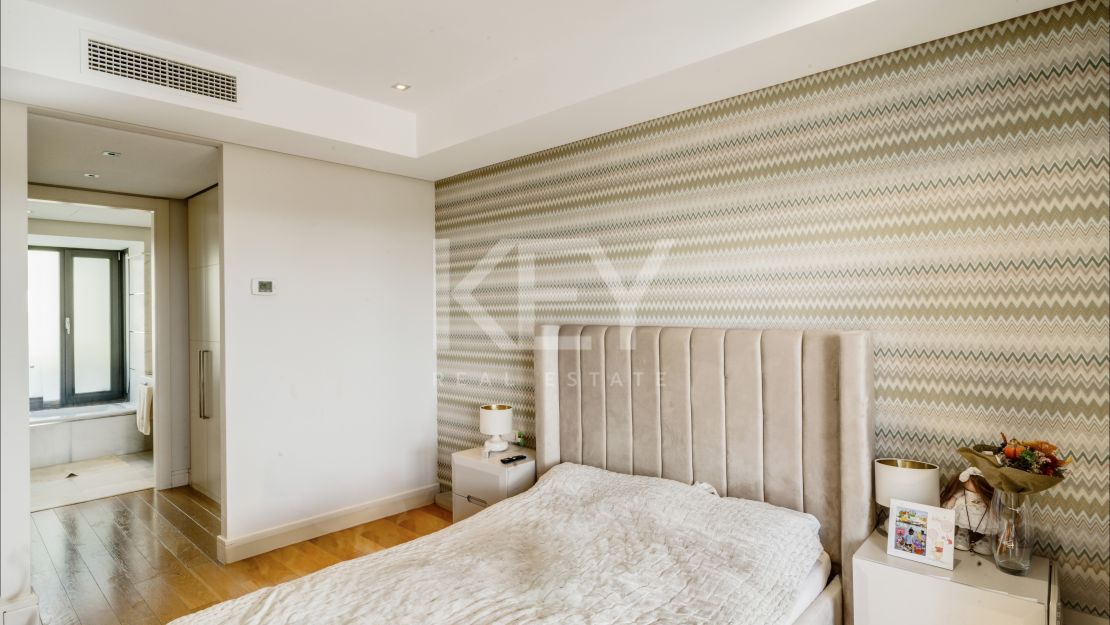 Великолепная вилла с видом на море в Ломас де Магна Марбелья