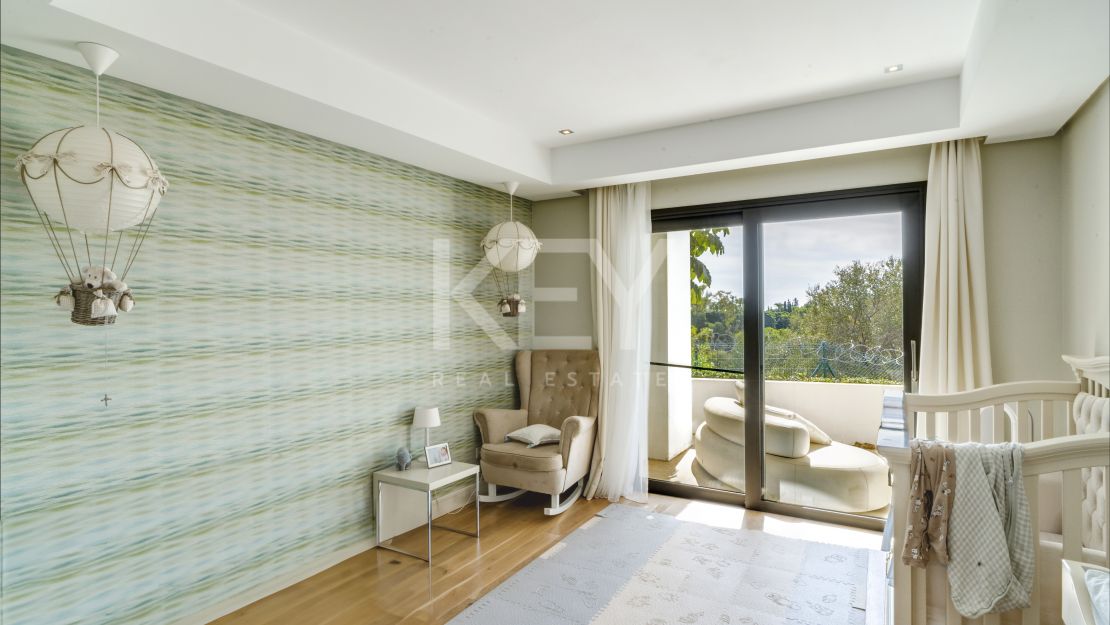 Великолепная вилла с видом на море в Ломас де Магна Марбелья