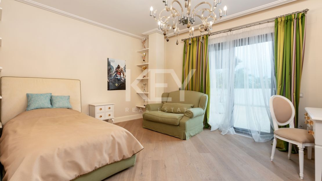 Luxury living in a private gated community on Marbella's Golden Mile