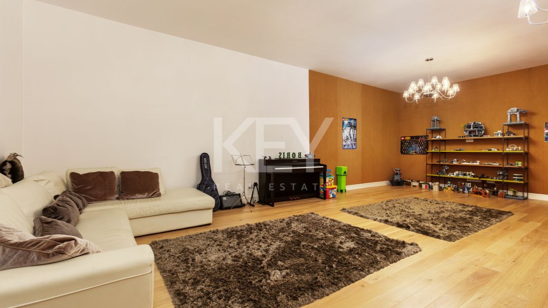 Luxury living in a private gated community on Marbella's Golden Mile