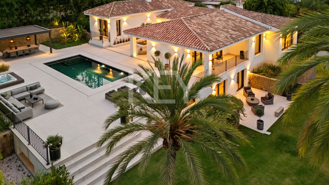 Lujosa villa contemporánea en Las Brisas Golf, Nueva Andalucía