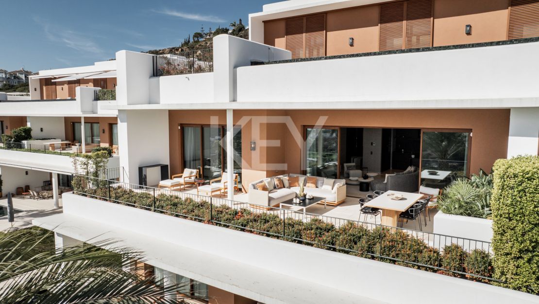 Modern 3-bedroom apartment with sea views in Casares