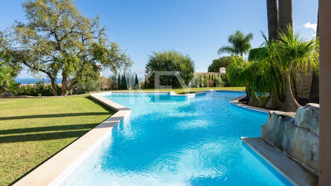 Villa La Concha: luxurious living in Cascada de Camoján, Marbella