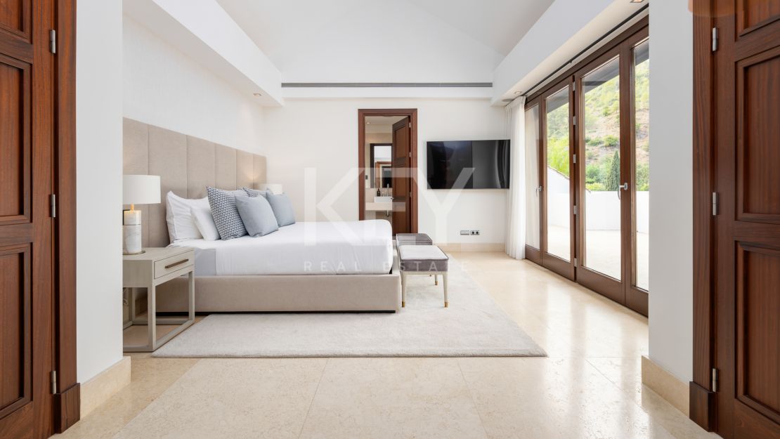 Villa La Concha: luxurious living in Cascada de Camoján, Marbella