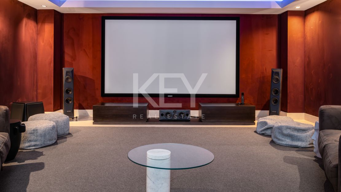 Villa La Concha: luxurious living in Cascada de Camoján, Marbella