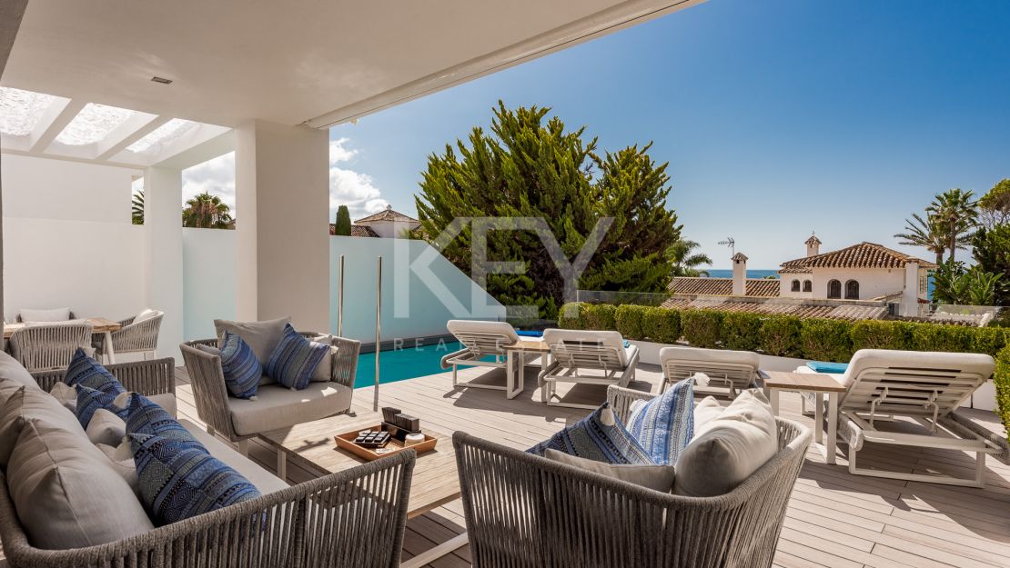 Exclusive Contemporary Villa for Sale in Puente Romano, Marbella's Golden Mile