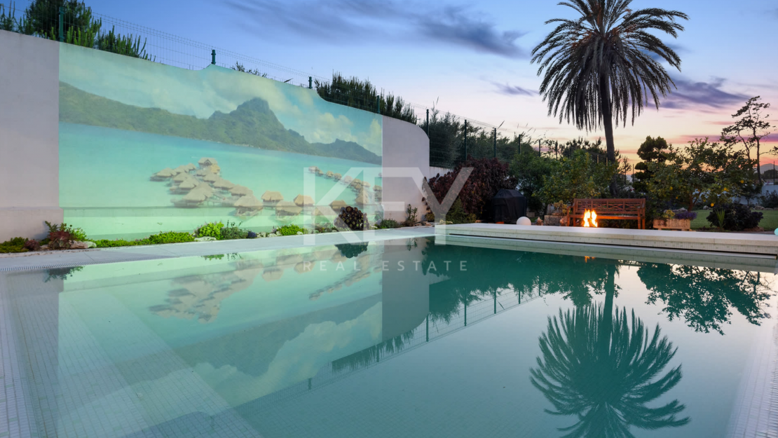 Вилла с 5 спальнями на поле для гольфа с андалузским шармом и современной роскошью в Гвадальмина-Баха, Сан-Педро-де-Алькантара