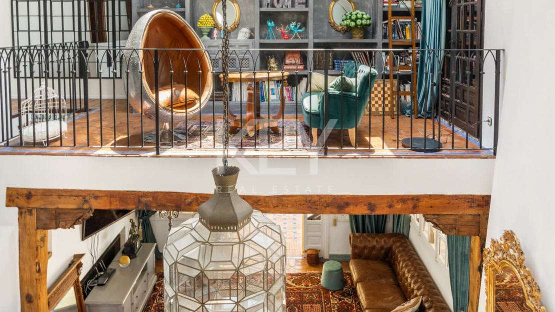 Вилла с 5 спальнями на поле для гольфа с андалузским шармом и современной роскошью в Гвадальмина-Баха, Сан-Педро-де-Алькантара