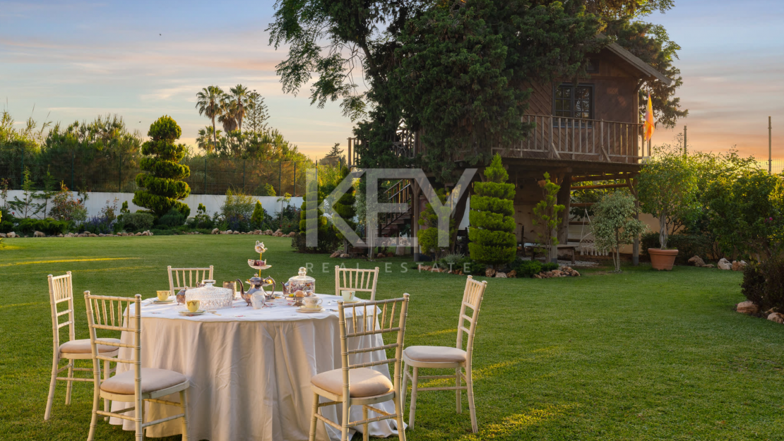 Вилла с 5 спальнями на поле для гольфа с андалузским шармом и современной роскошью в Гвадальмина-Баха, Сан-Педро-де-Алькантара