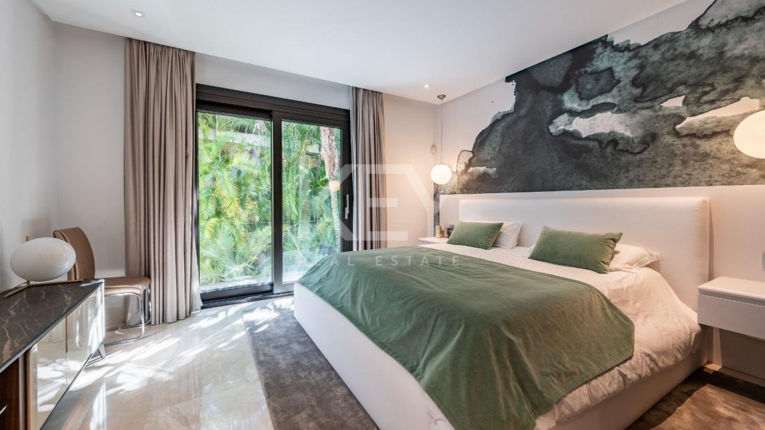 Exquisita villa de golf en primera línea con vistas impresionantes en Los Flamingos, Benahavís