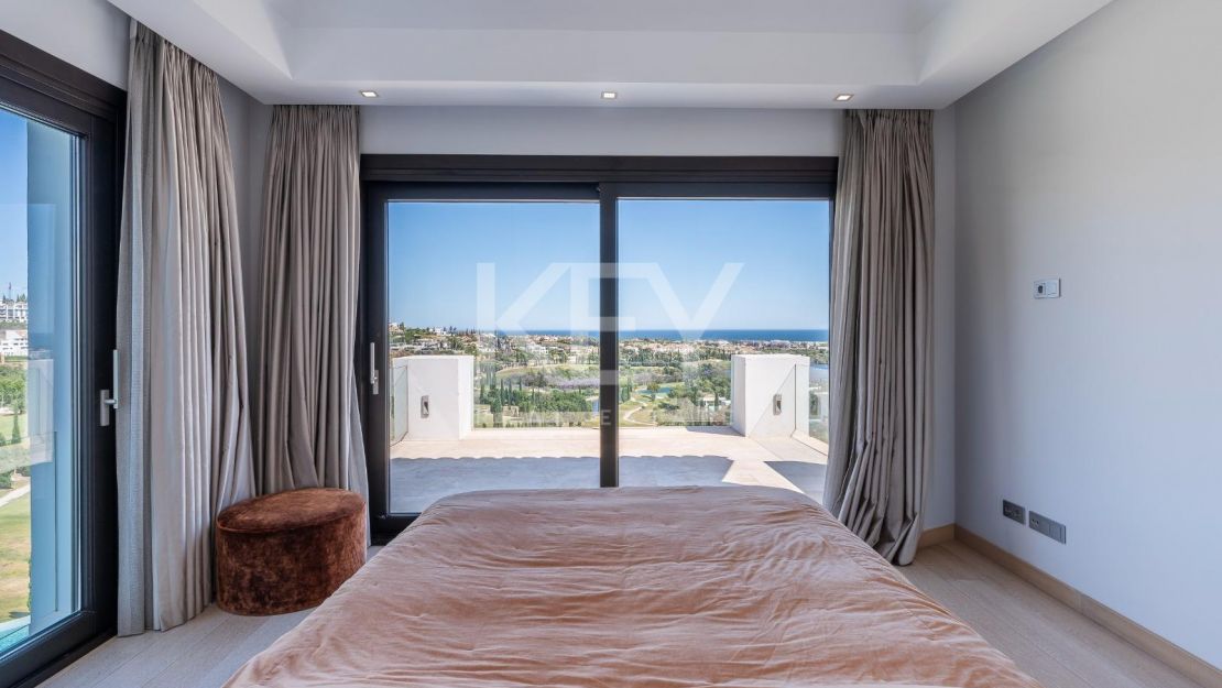 Exquisita villa de golf en primera línea con vistas impresionantes en Los Flamingos, Benahavís