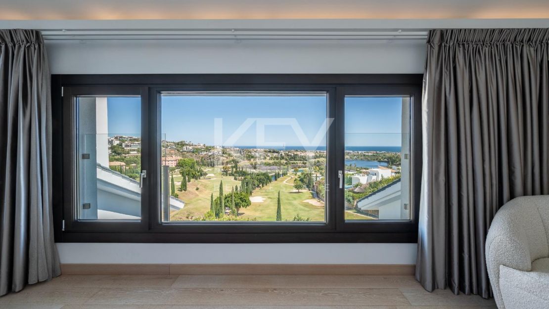 Exquisita villa de golf en primera línea con vistas impresionantes en Los Flamingos, Benahavís