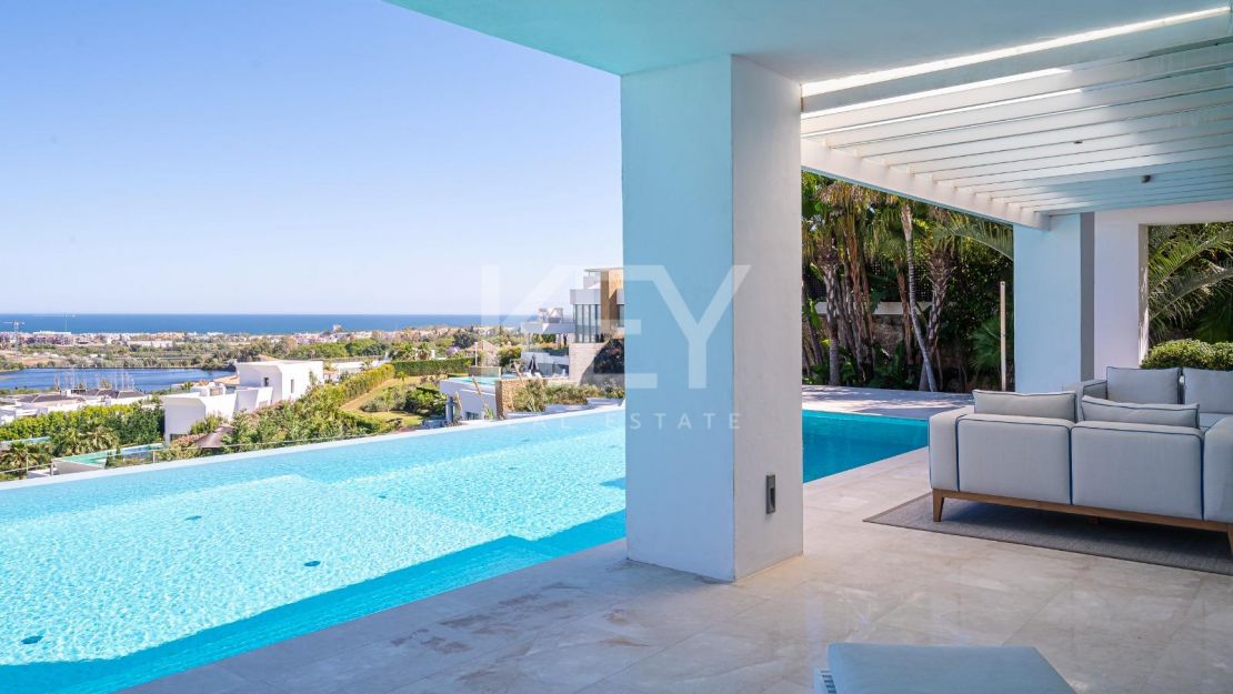 Exquisita villa de golf en primera línea con vistas impresionantes en Los Flamingos, Benahavís