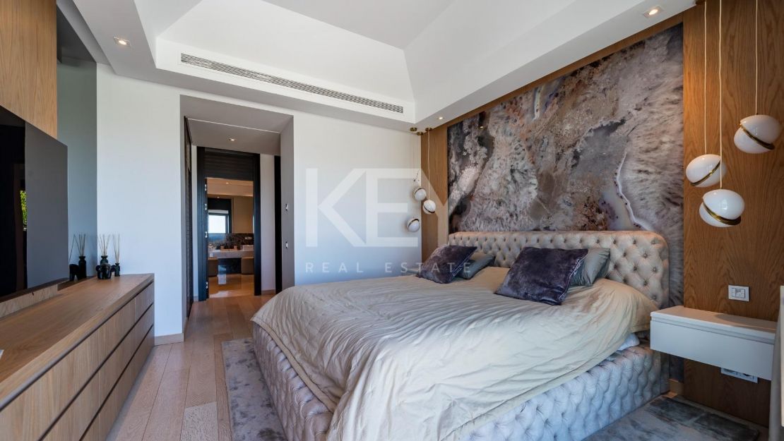 Exquisita villa de golf en primera línea con vistas impresionantes en Los Flamingos, Benahavís