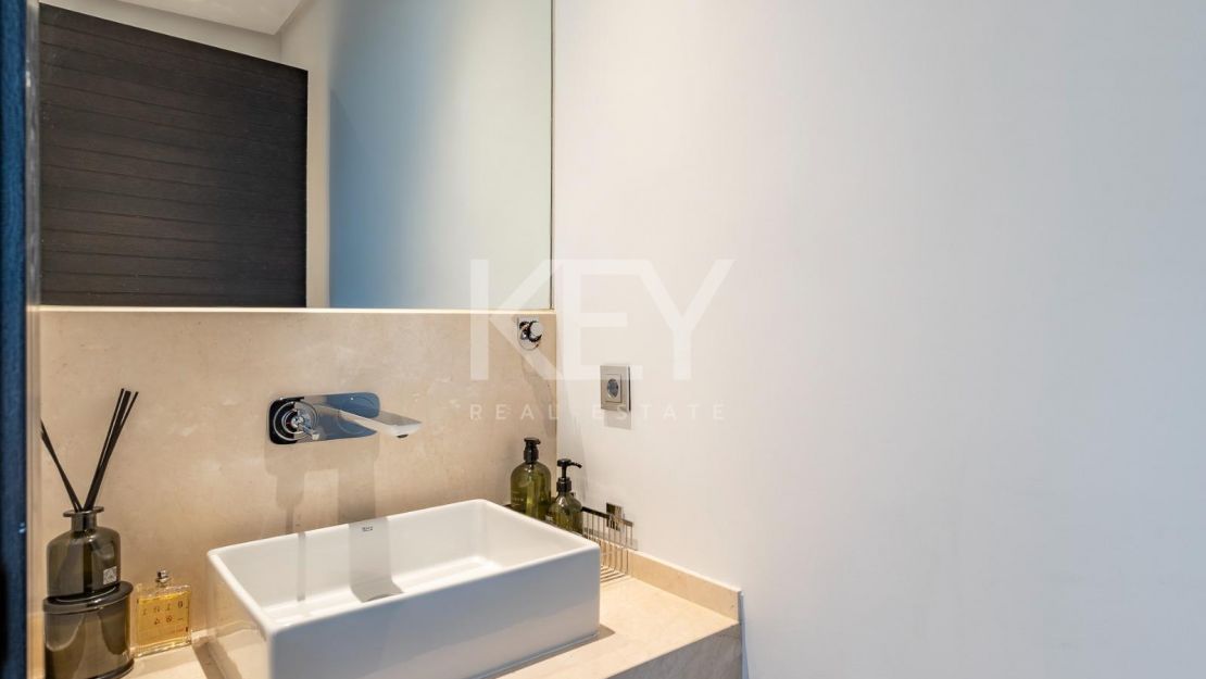 Exquisita villa de golf en primera línea con vistas impresionantes en Los Flamingos, Benahavís