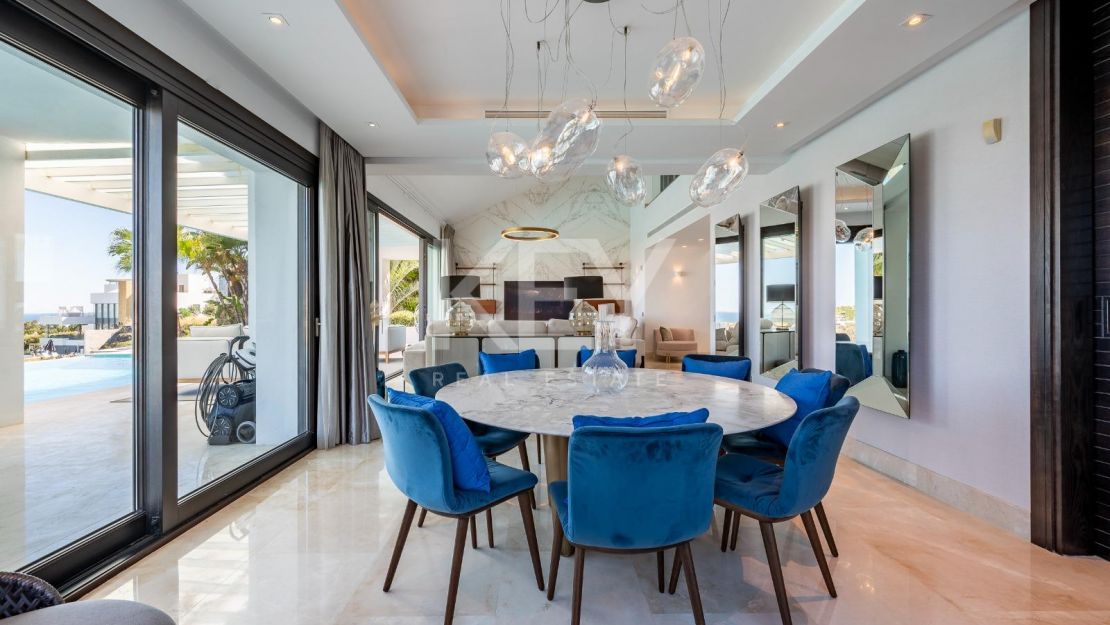 Exquisita villa de golf en primera línea con vistas impresionantes en Los Flamingos, Benahavís