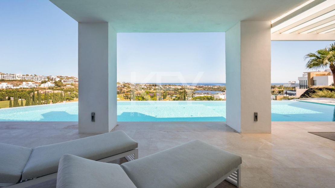 Exquisita villa de golf en primera línea con vistas impresionantes en Los Flamingos, Benahavís