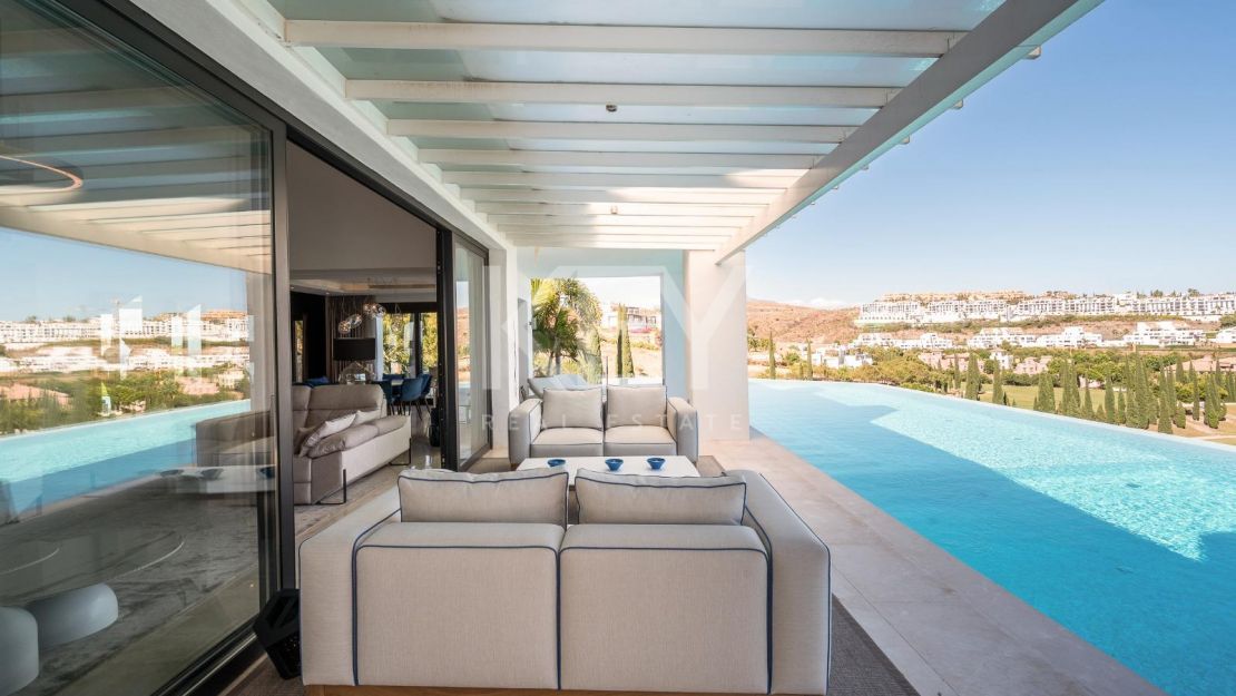 Exquisita villa de golf en primera línea con vistas impresionantes en Los Flamingos, Benahavís