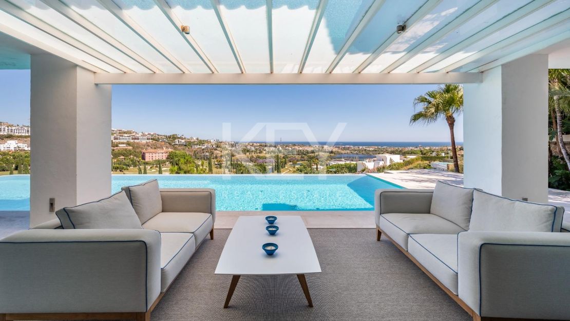 Exquisita villa de golf en primera línea con vistas impresionantes en Los Flamingos, Benahavís