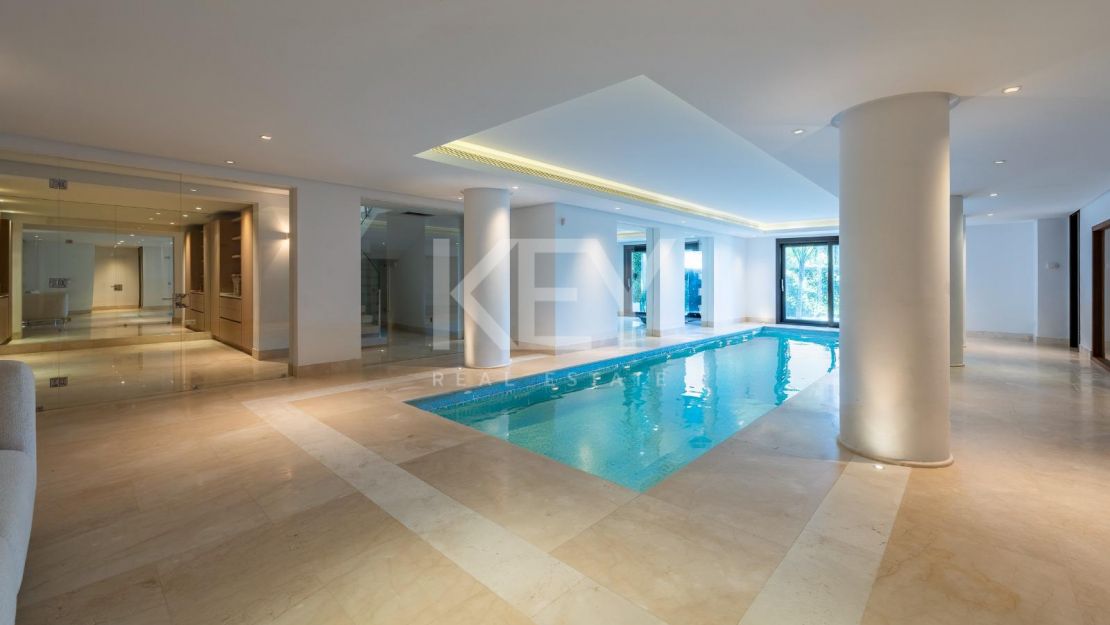 Exquisita villa de golf en primera línea con vistas impresionantes en Los Flamingos, Benahavís