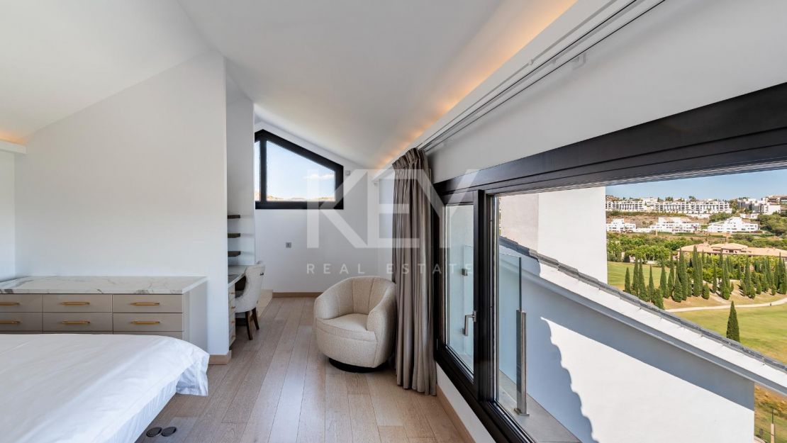 Exquisita villa de golf en primera línea con vistas impresionantes en Los Flamingos, Benahavís