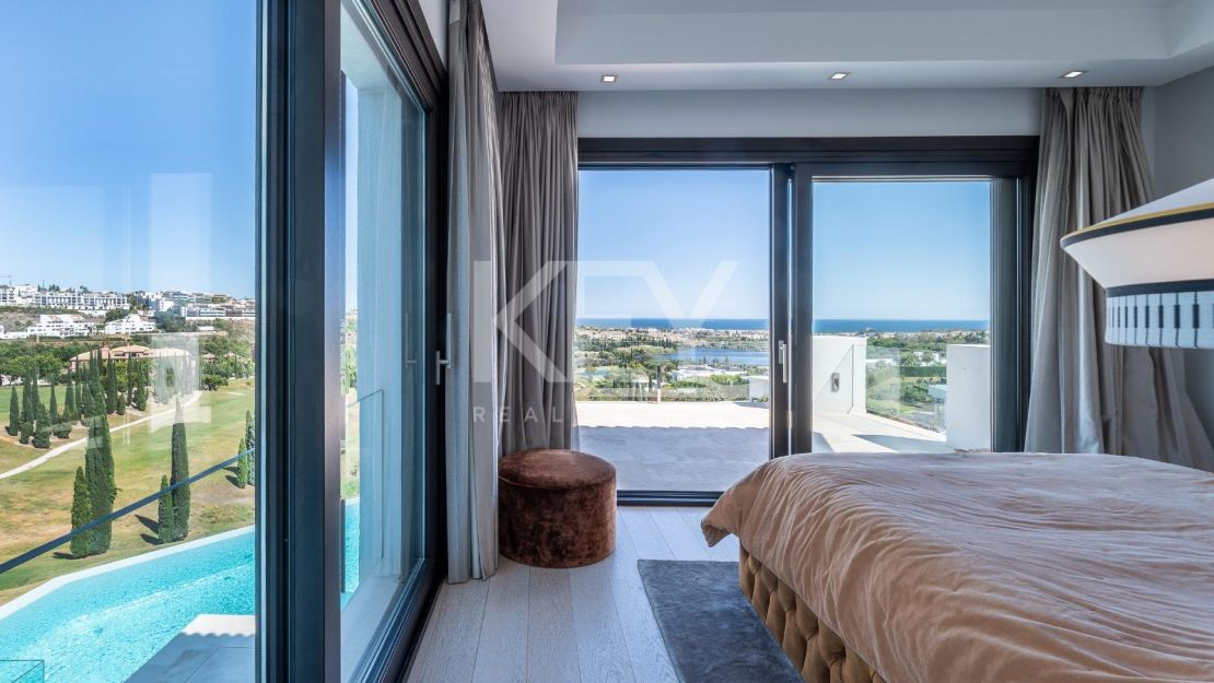 Exquisita villa de golf en primera línea con vistas impresionantes en Los Flamingos, Benahavís