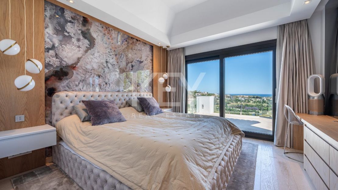 Exquisita villa de golf en primera línea con vistas impresionantes en Los Flamingos, Benahavís