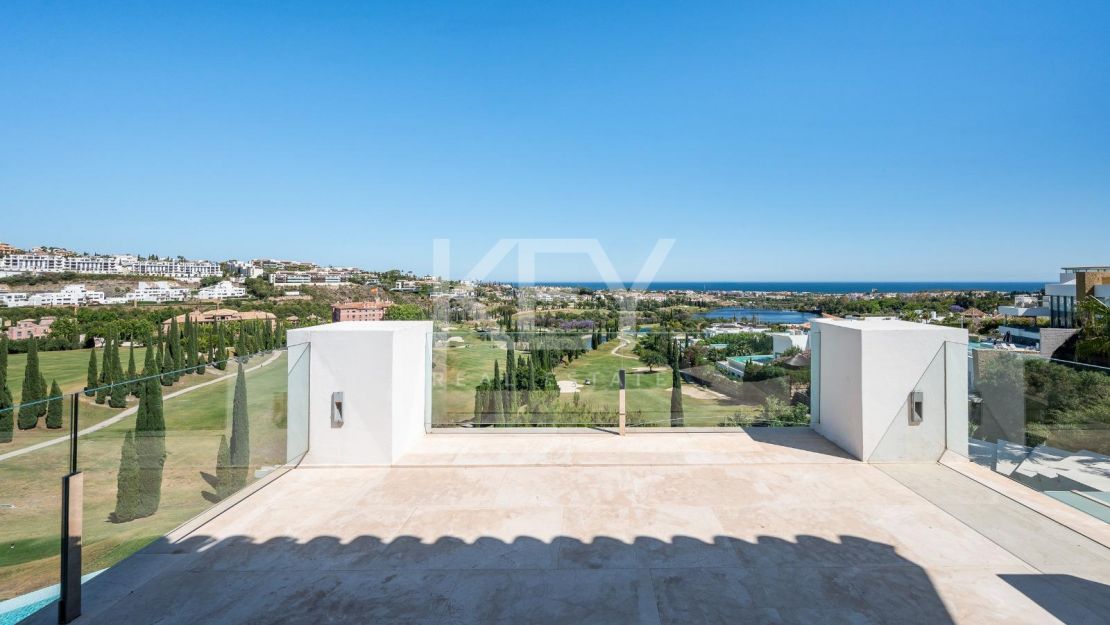 Exquisita villa de golf en primera línea con vistas impresionantes en Los Flamingos, Benahavís