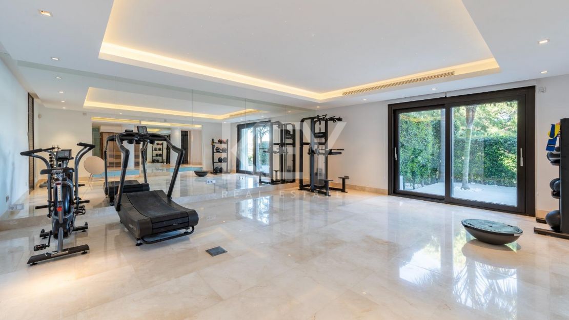 Exquisita villa de golf en primera línea con vistas impresionantes en Los Flamingos, Benahavís