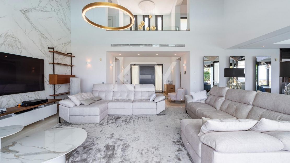 Exquisita villa de golf en primera línea con vistas impresionantes en Los Flamingos, Benahavís