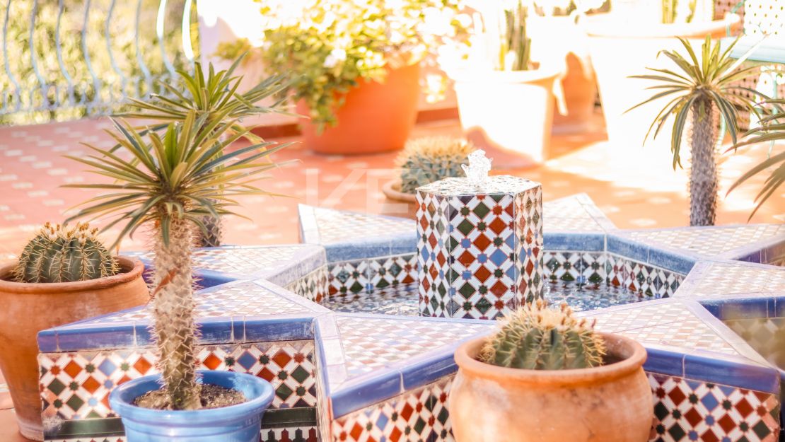 Elegante villa de 5 dormitorios con interiores espaciosos en Benahavís