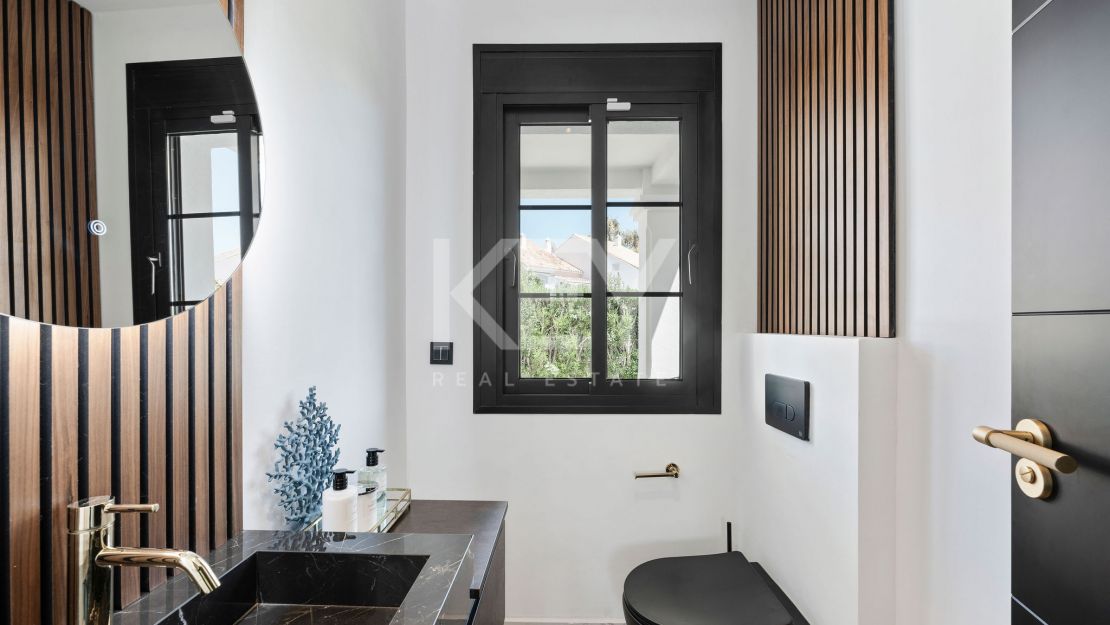 Элегантная вилла в скандинавском стиле в Монте Биарриц, Эстепона