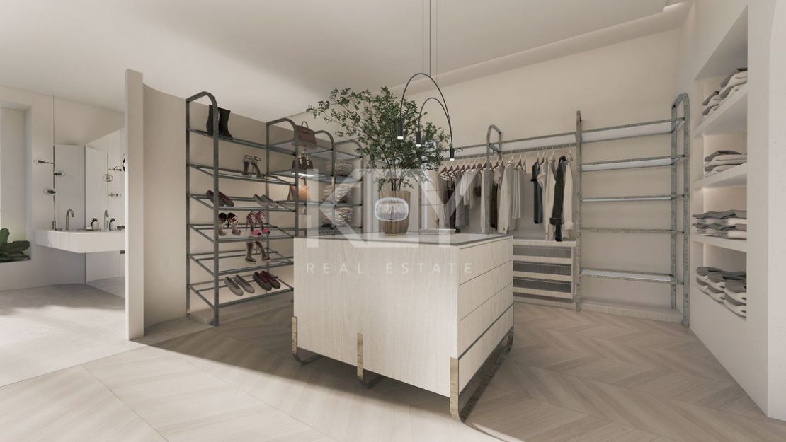 Exclusive luxury Villa with panoramic sea and golf views in El Paraiso, Estepona