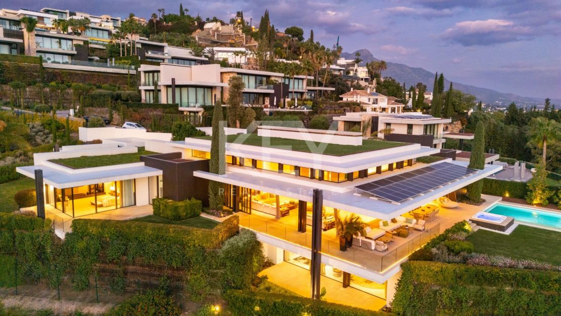Ультрасовременная роскошная вилла с захватывающими панорамными видами в Ла Кинта