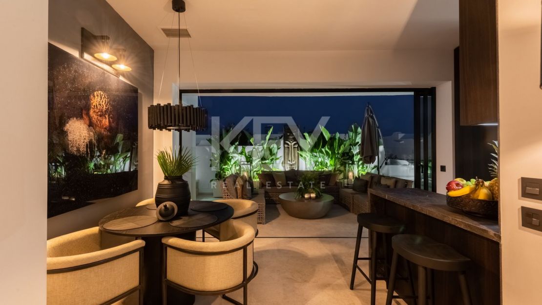 Современный таунхаус с панорамным видом на Золотую Милю Марбельи