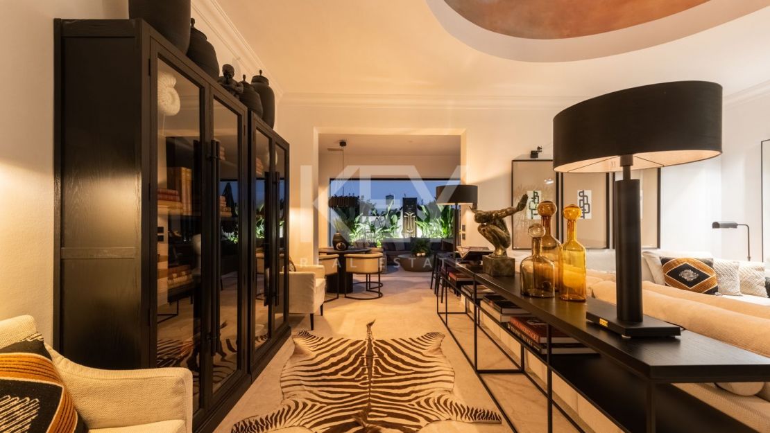 Современный таунхаус с панорамным видом на Золотую Милю Марбельи