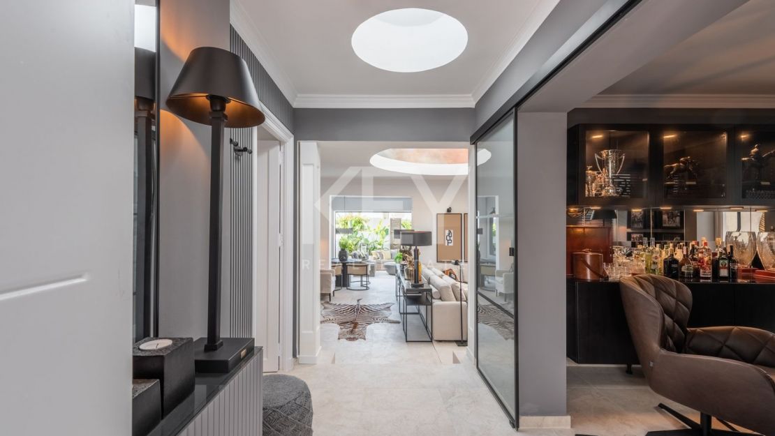 Современный таунхаус с панорамным видом на Золотую Милю Марбельи