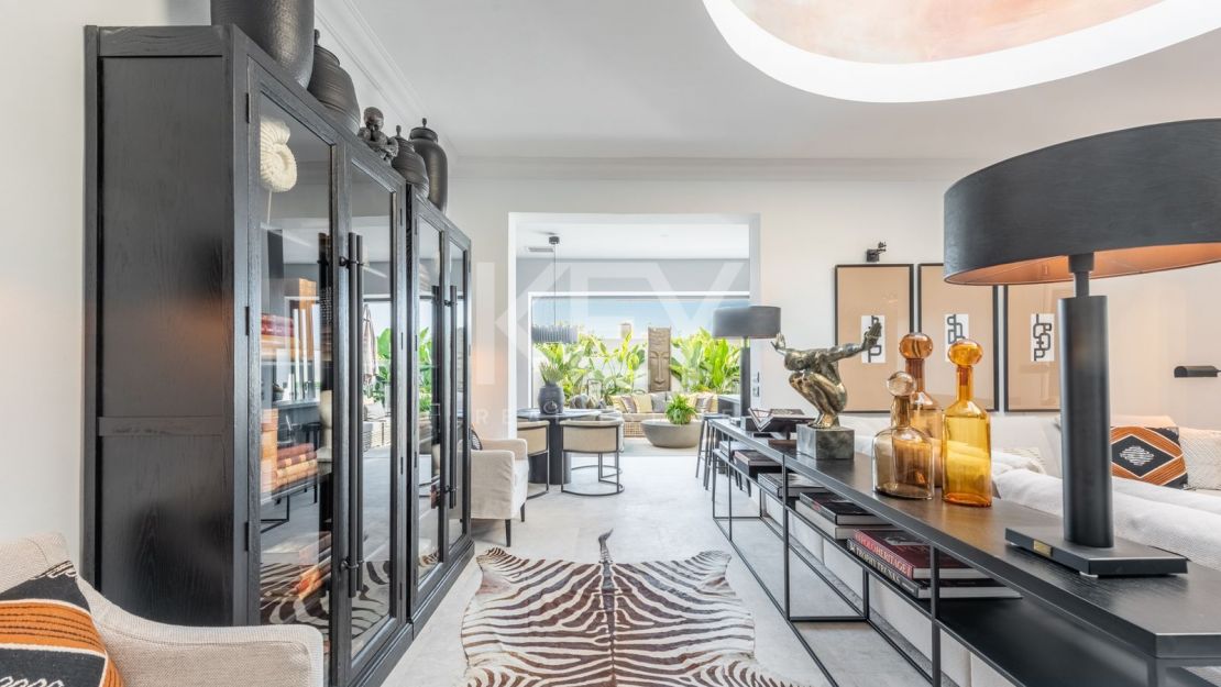 Современный таунхаус с панорамным видом на Золотую Милю Марбельи